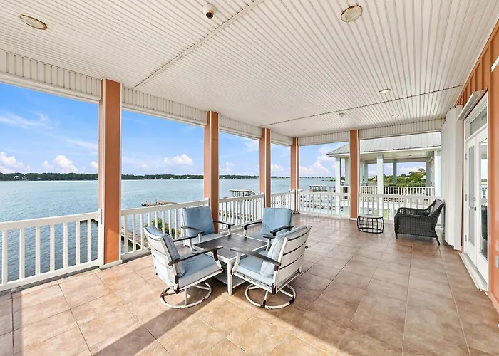 Eagles Nest Sleeps 10 Bay Views Pet-friendly Gulf Shores