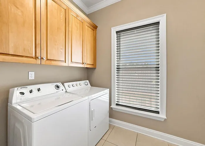 Eagles Nest Sleeps 10 Bay Views Pet-friendly