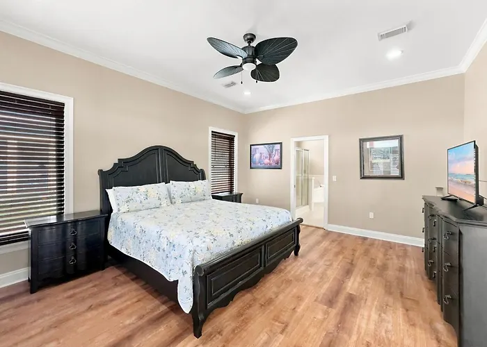 Country house Eagles Nest Sleeps 10 Bay Views Pet-friendly
