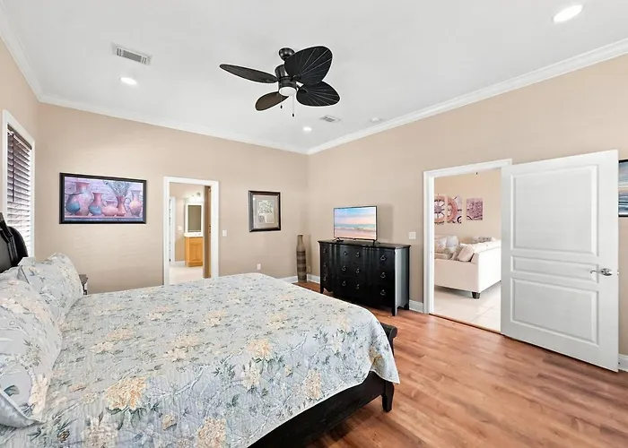 Country house Eagles Nest Sleeps 10 Bay Views Pet-friendly *