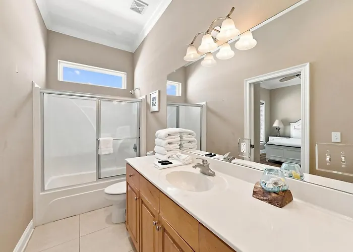 Country house Eagles Nest Sleeps 10 Bay Views Pet-friendly *