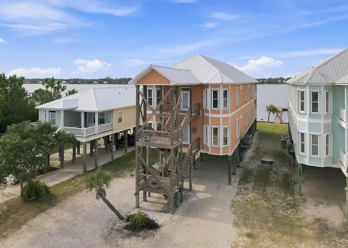 Eagles Nest Sleeps 10 Bay Views Pet-friendly Country house